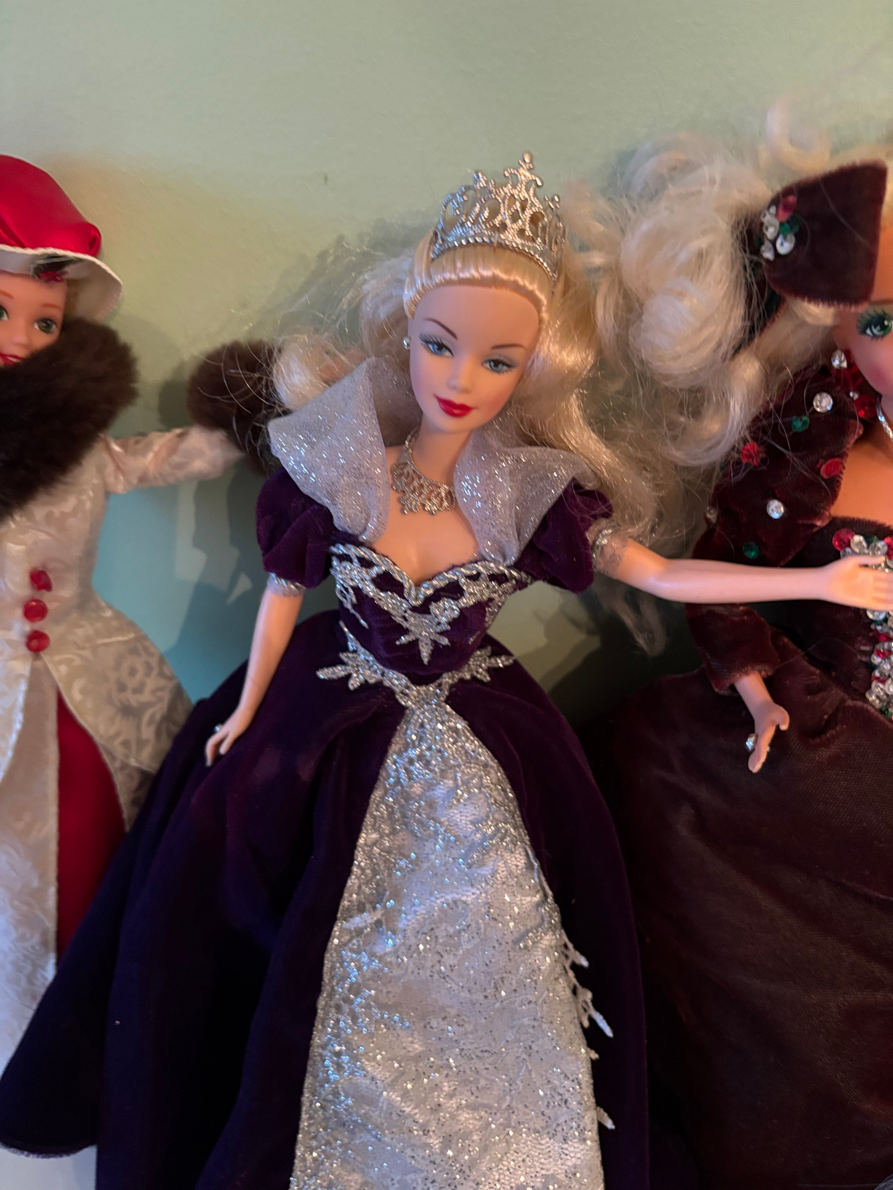 W803 Barbies grouping