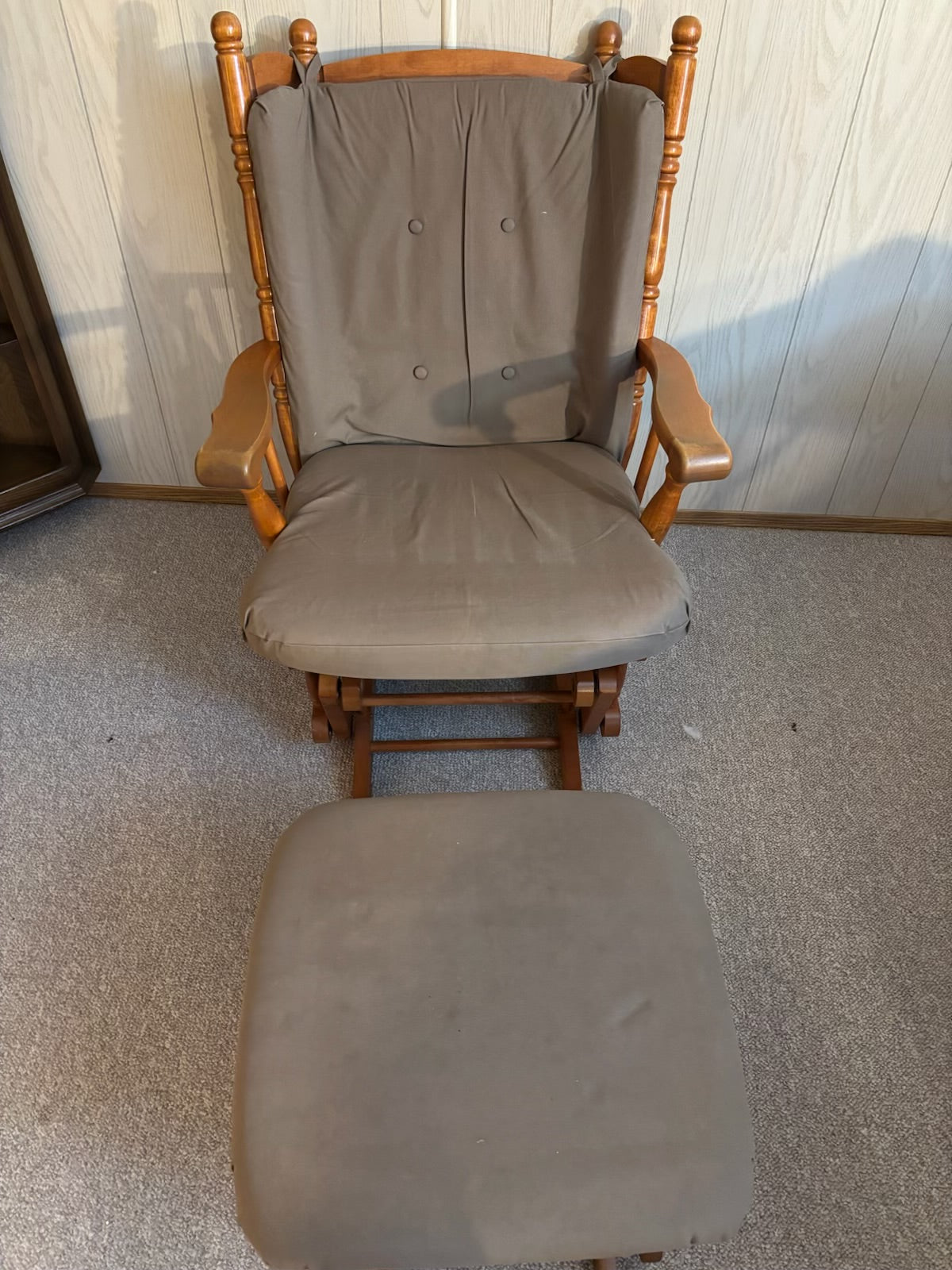 K505B Vintage glider with solid wood frame