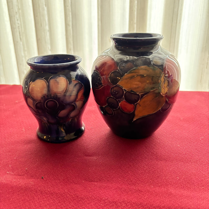 2 VINTAGE MOORCROFT VASES (4.5" AND 3.5" TALL) - P155