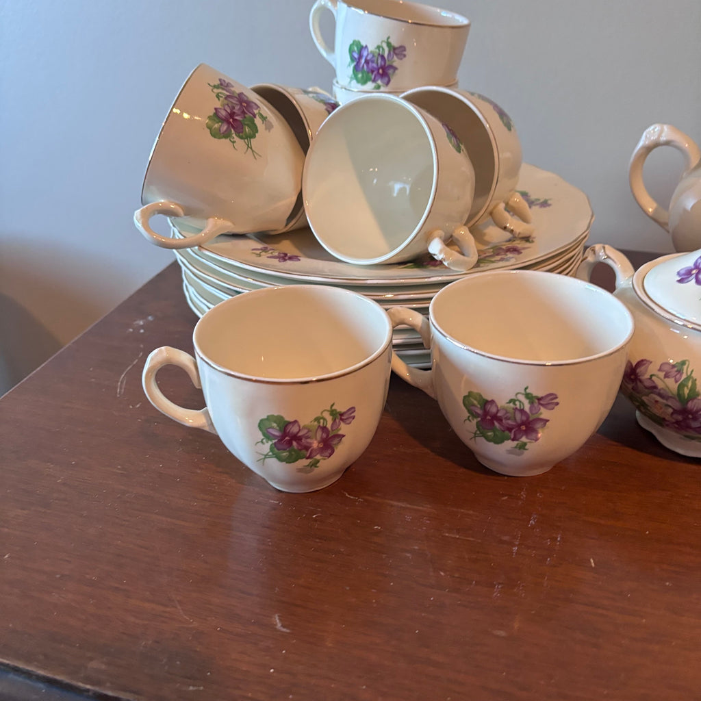X259 58 Piece Vintage Imperial Porcelain China grouping