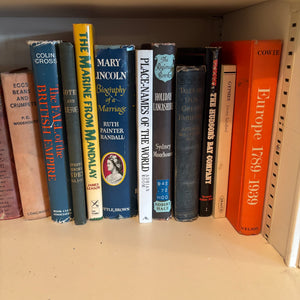 BOOKS GROUPING (BURKE'S PEERAGE & BARONETAGE AND MORE) - P217