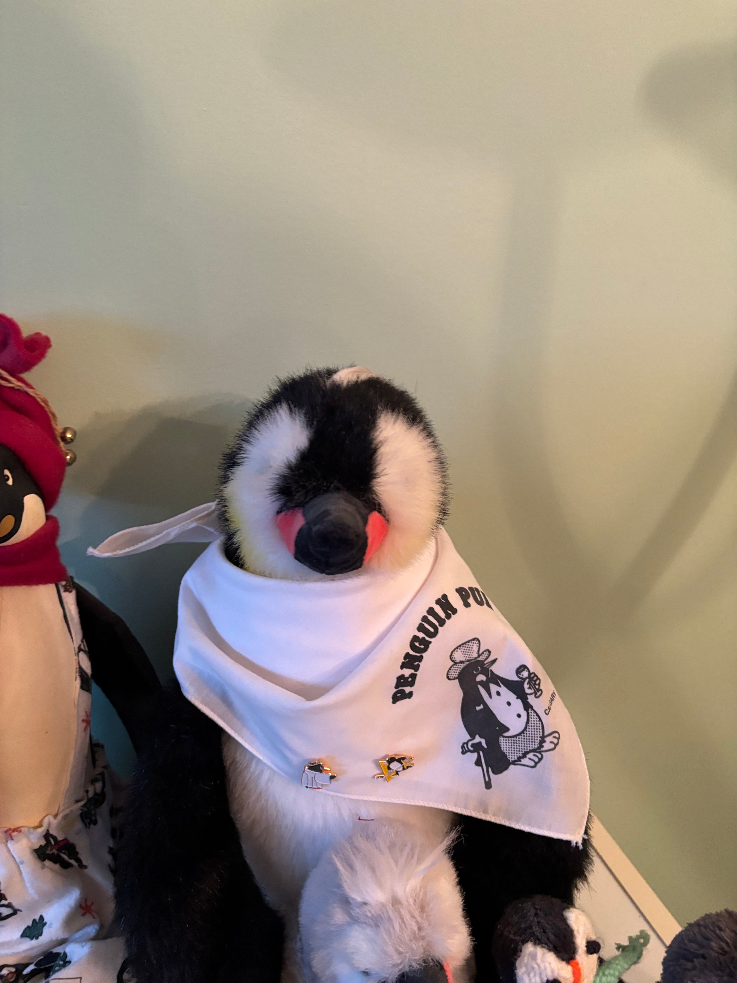 W807 Penguin Grouping (Gund and more)