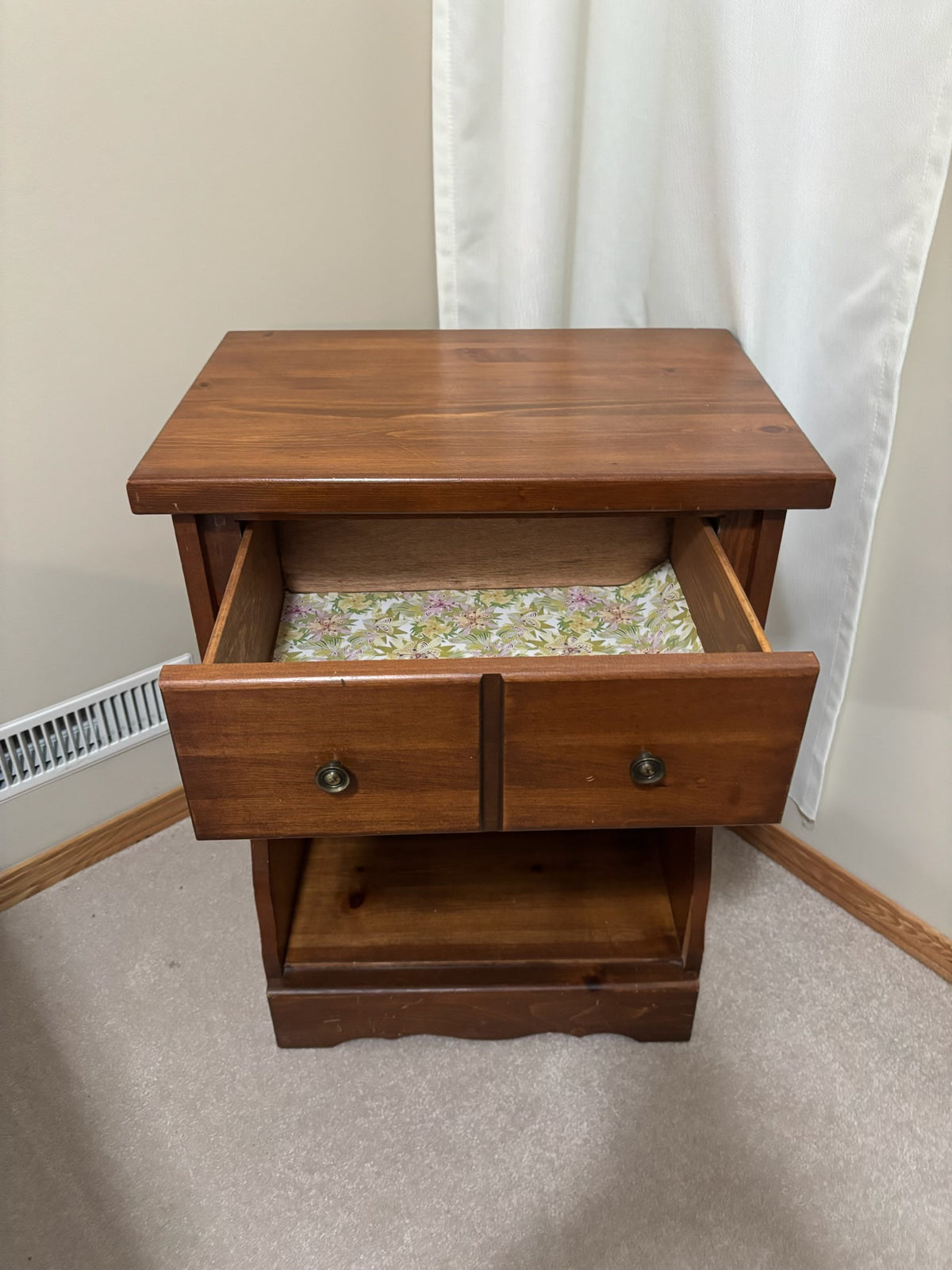 Y200 Vintage night stand with single drawer (27” x 13” x 20”)