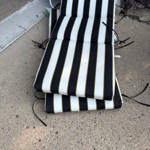 3 Folding Outdoor Chairs and 2 Outdoor Cushions - M374