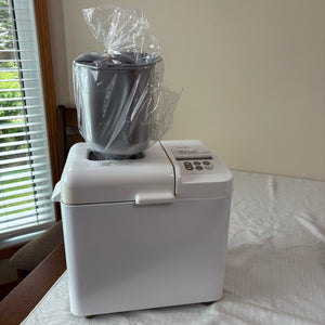 B452 West Bend bread maker