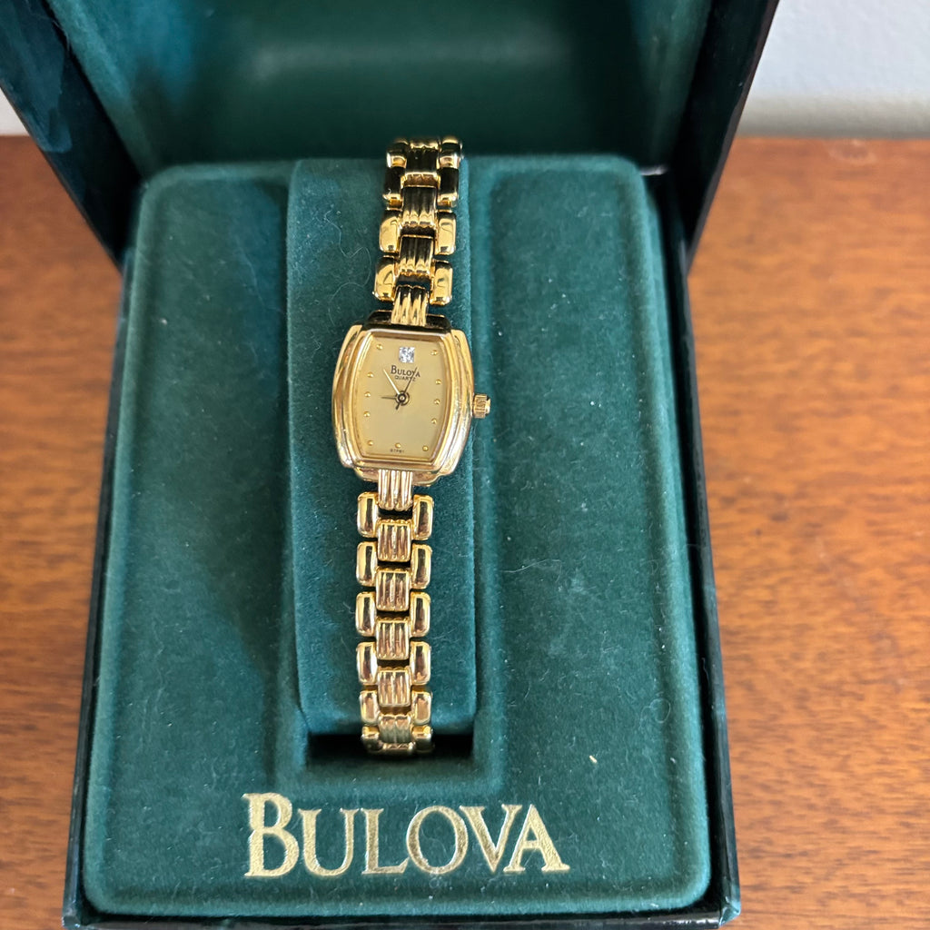 R318 Vintage Bulova ladies' quartz cocktail watch
