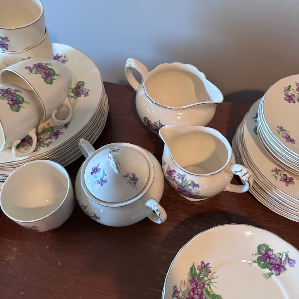 X259 58 Piece Vintage Imperial Porcelain China grouping