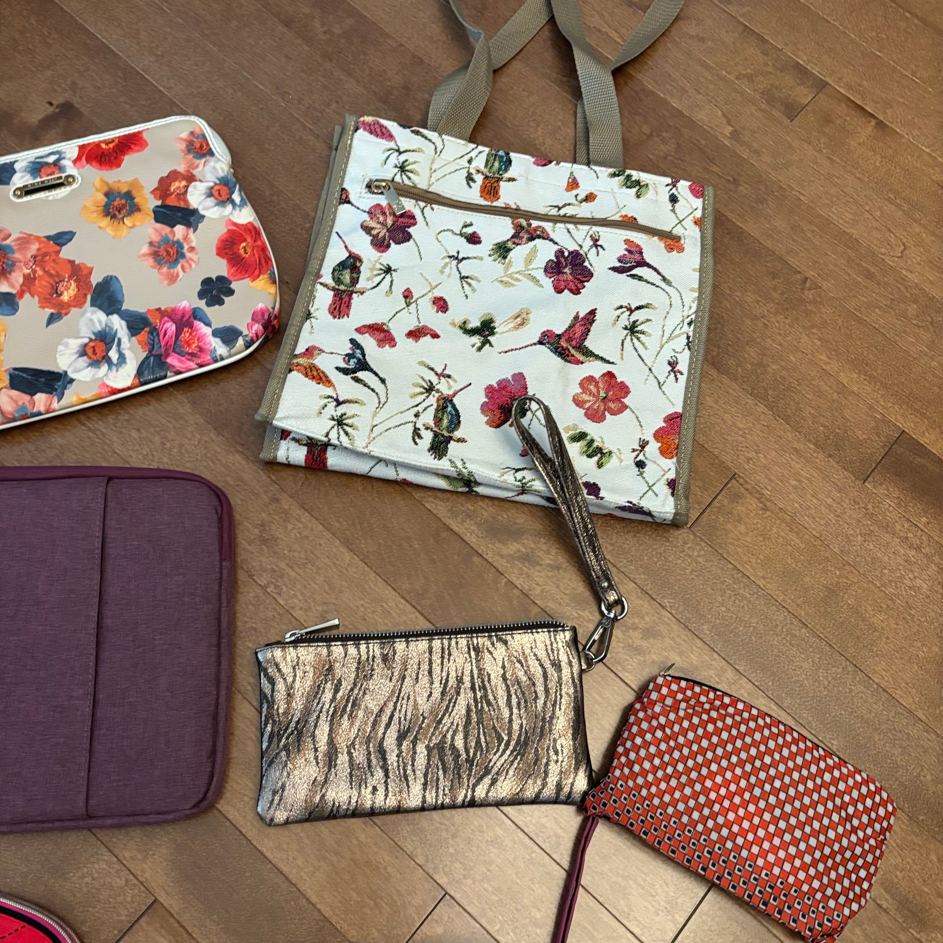 E898 Wallets, makeup bags and more grouping