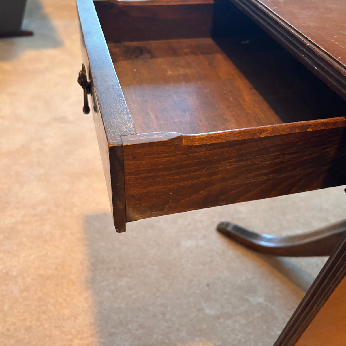 X238 Vintage Solid Wood Duncan Fyfe style Drop leaf dining table