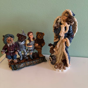 W843 2 Boyd’s bears figurines (Wizard of Oz and all creatures great and small)