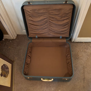 Set of 3 Vintage Suitcases - R360