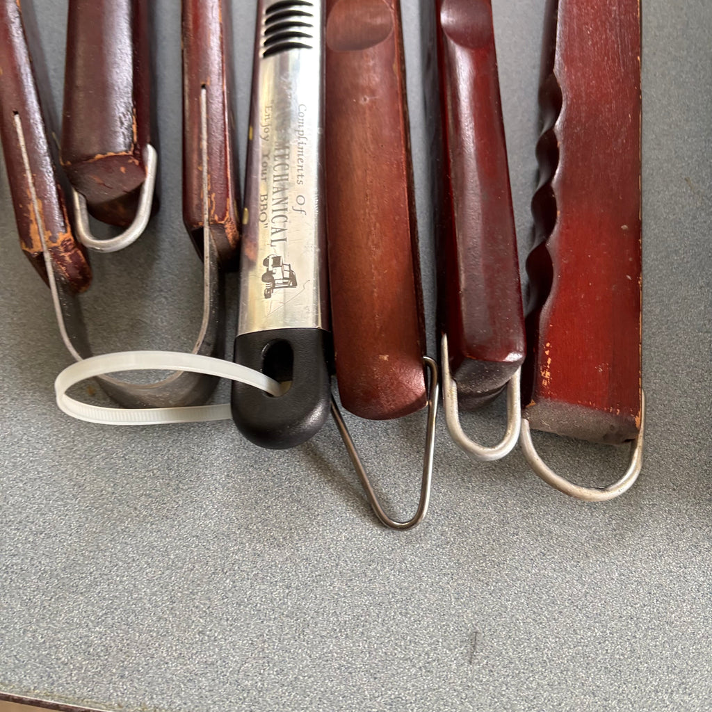 F183 Bbq utensils grouping