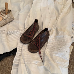 ANTIQUE CHILDREN'S CLOTHING GROUPING - P318
