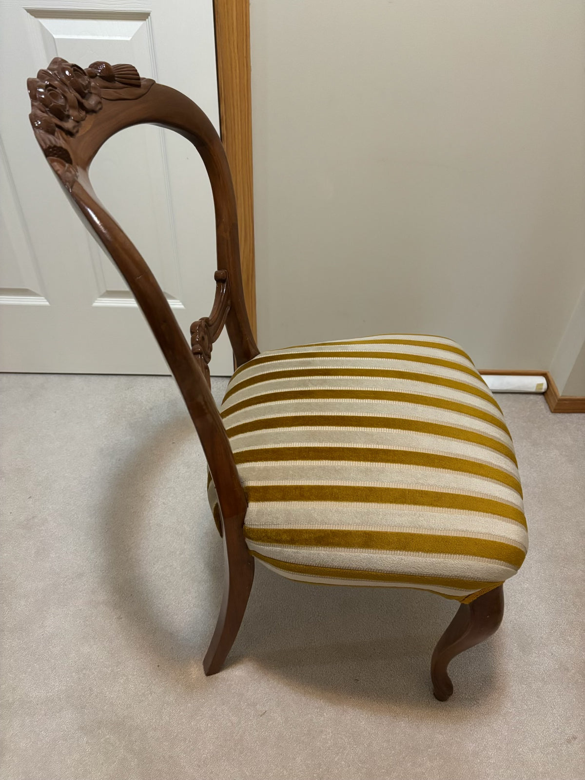 Y203 Antique balloon back chair with striped seat