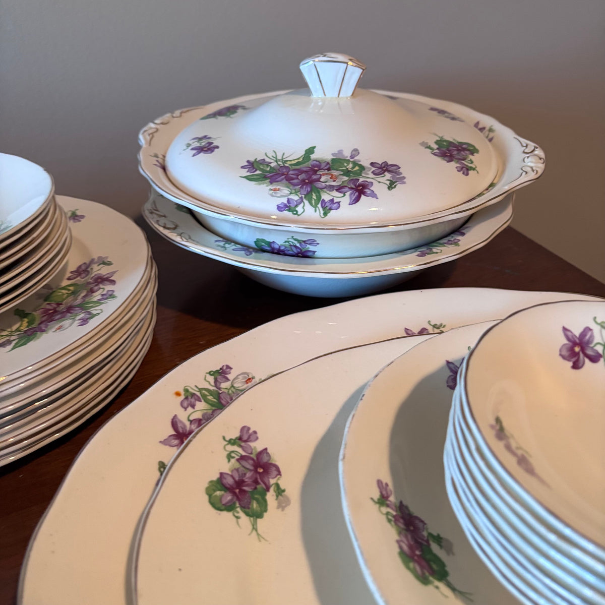X259 58 Piece Vintage Imperial Porcelain China grouping