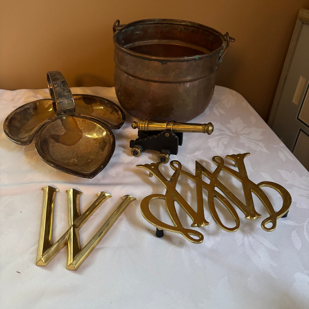 E133 Vintage Grouping (copper pot and more)