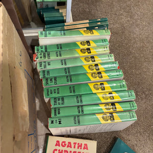 AGATHA CHRISTIE BOOKS GROUPING - P215