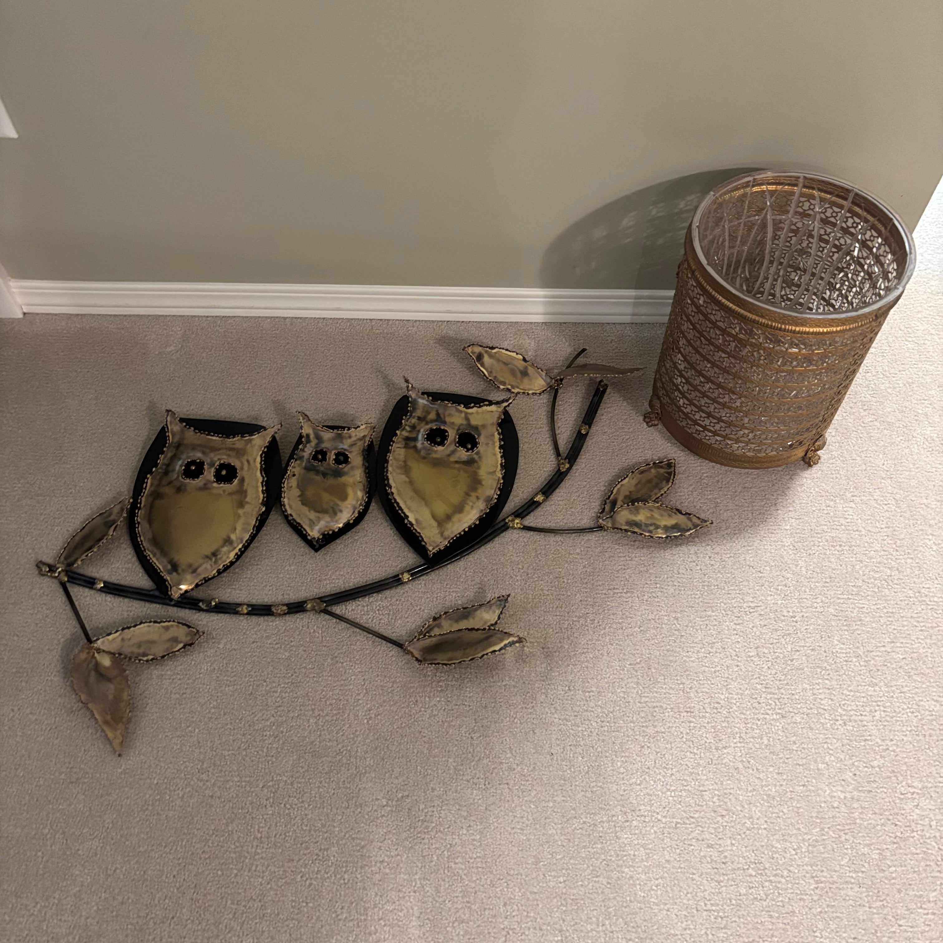E854 Vintage metal owls wall hanging grouping