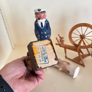 COLLECTIBLES GROUPING (WOODEN, GLASS AND PORCELAIN) - P289
