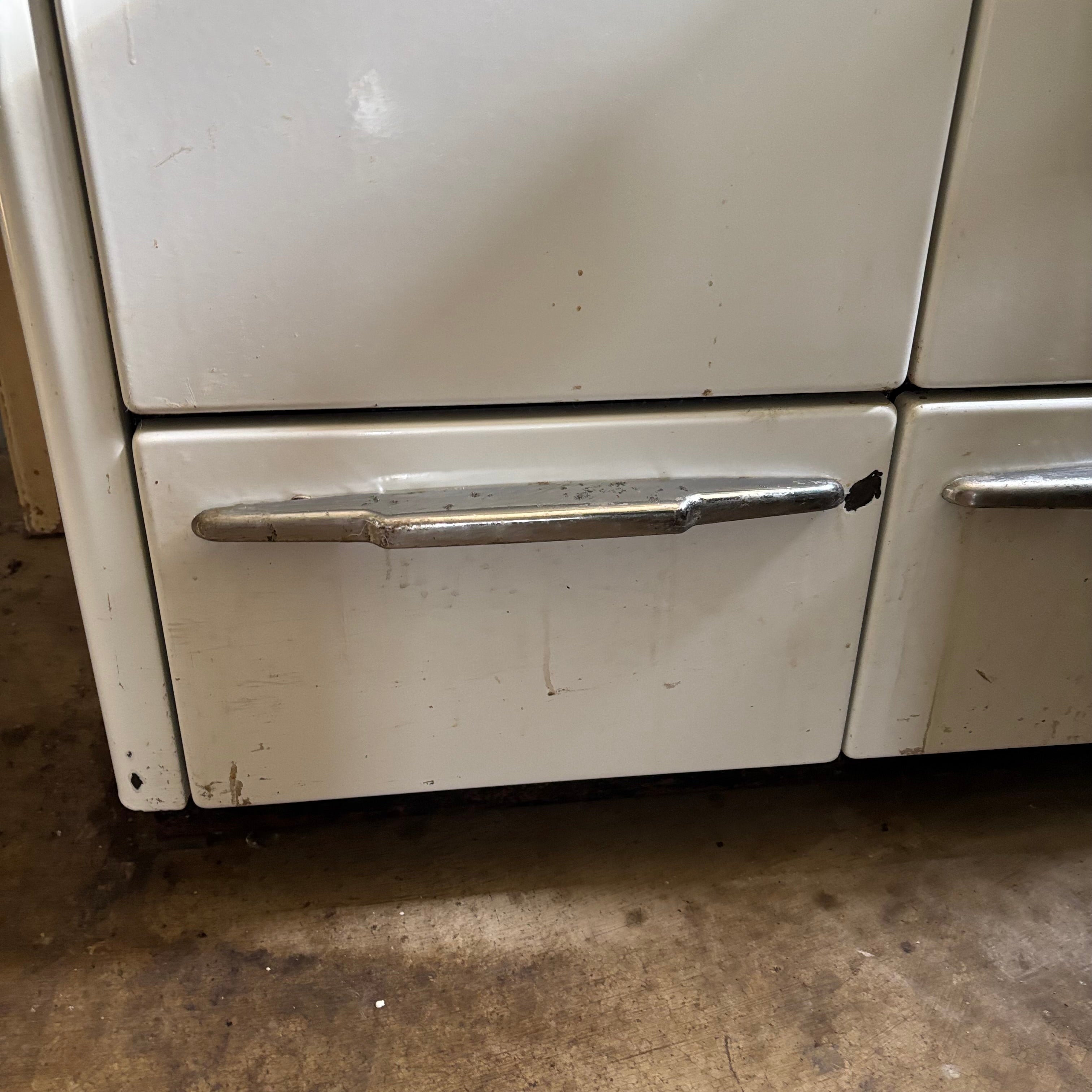 F182 As is vintage gurney gas range