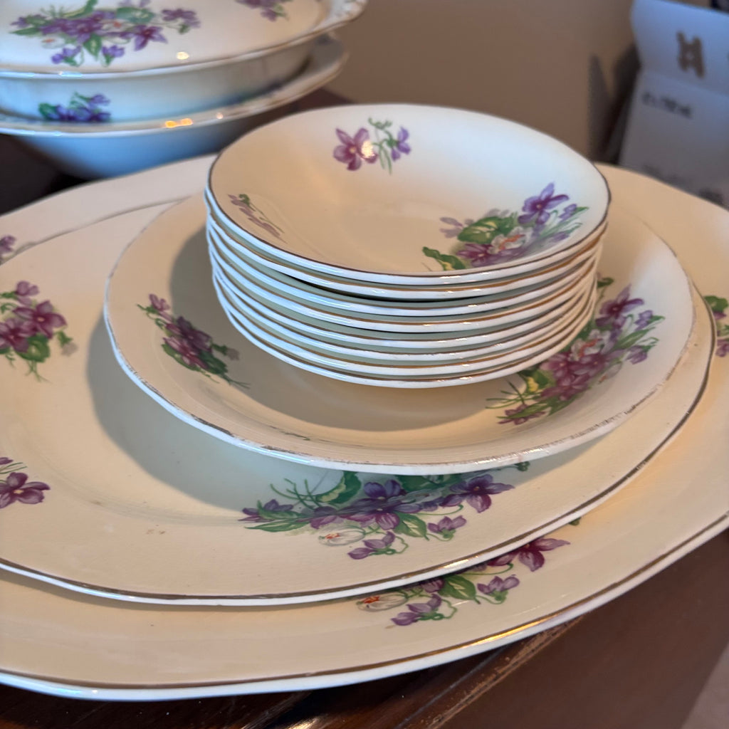 X259 58 Piece Vintage Imperial Porcelain China grouping
