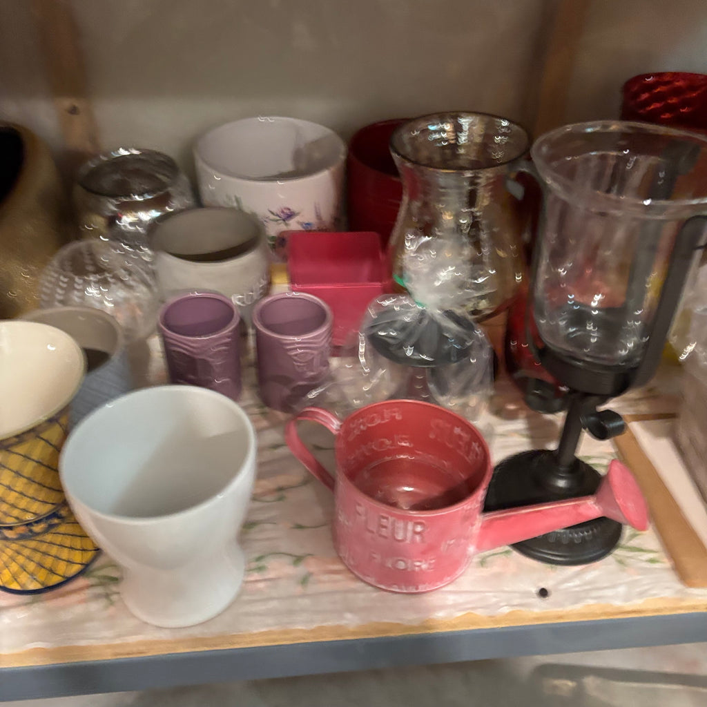 E847 Vases, candles and more