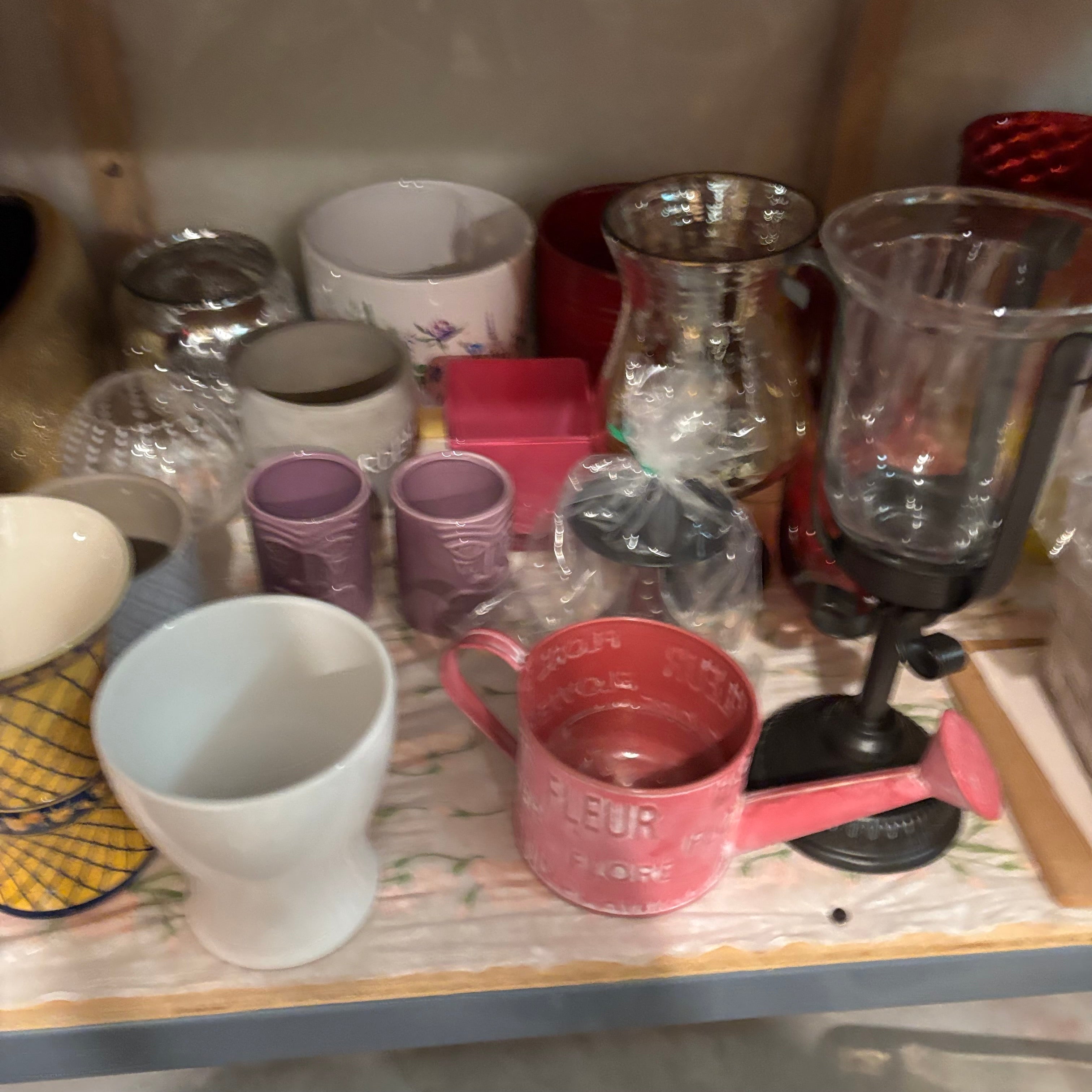 E847 Vases, candles and more