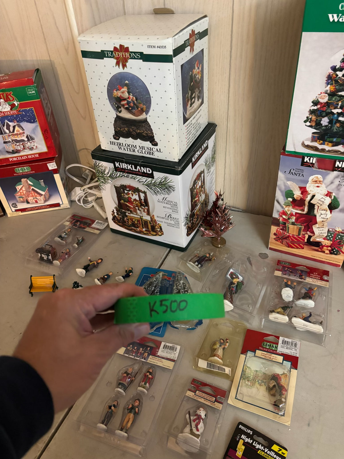 K500B Christmas grouping (villagers and more)