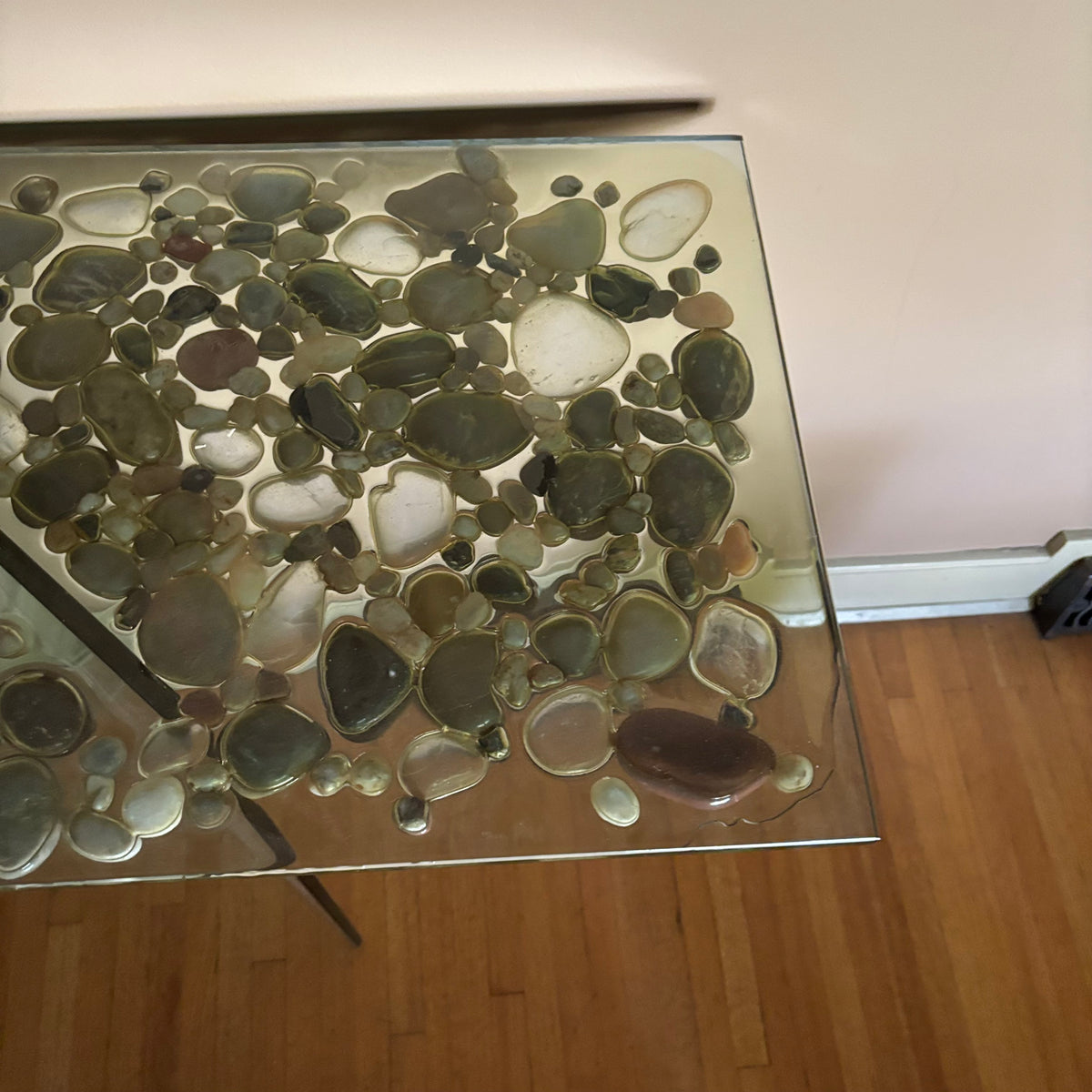 E162 Vintage glass accent table with resin rocks finish (some rocks have fallen out)