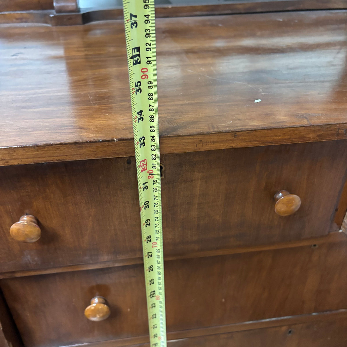 F180 Solid wood antique 4 Drawer dresser with mirror (some dings/separation along edges of drawer)