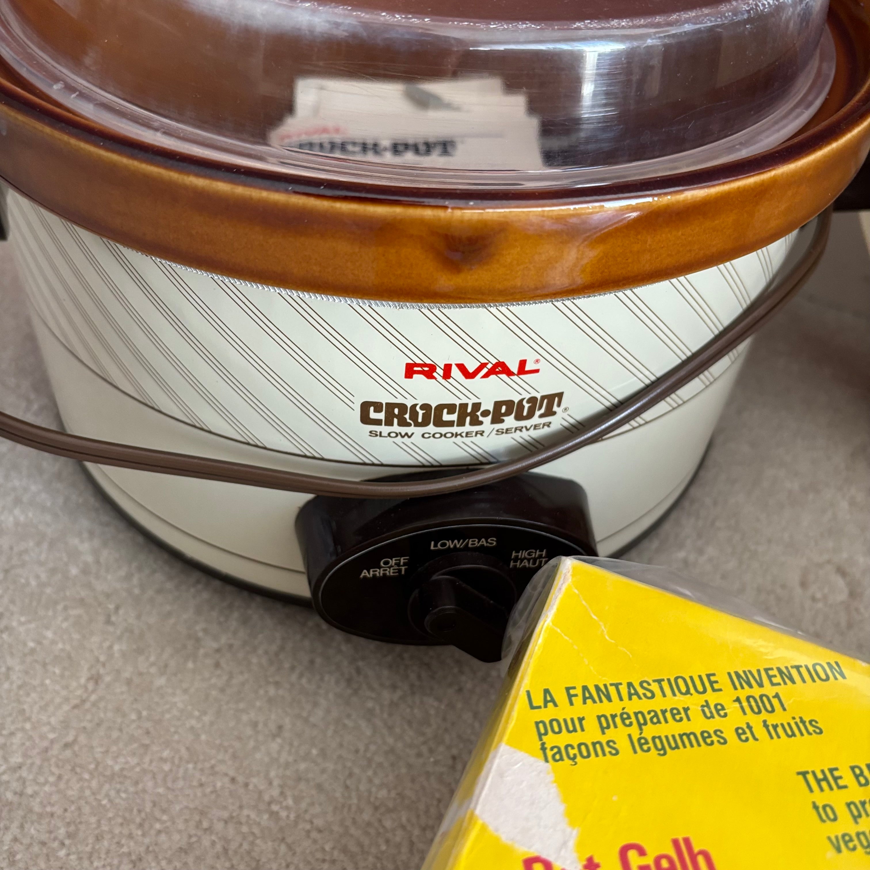 E887 Vintage Kitchen grouping (Thermoses and more)