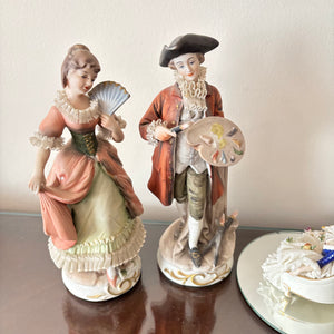 PORCELAIN FIGURINES GROUPING (SOME BREAKAGE OF PORCELAIN LACE) - P286