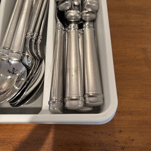 40 Piece Cutlery Set (8 of each) - M302
