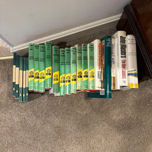 AGATHA CHRISTIE BOOKS GROUPING - P215