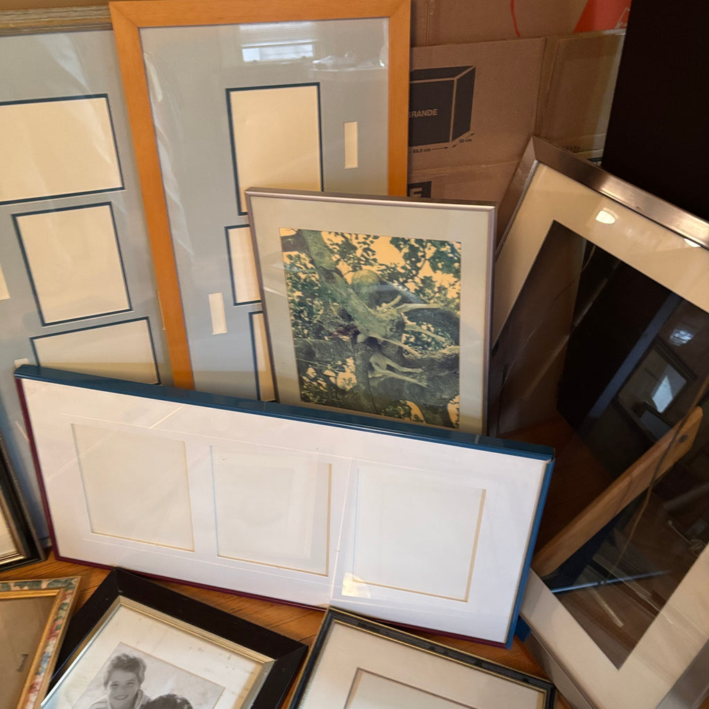 E105 Picture frames grouping