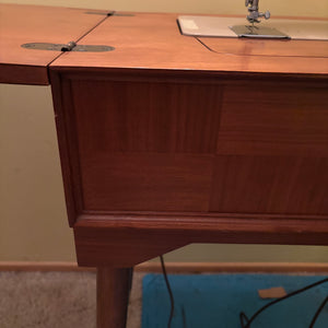 Atomic Singer Sewing Machine in Solid Wood Stand - R302