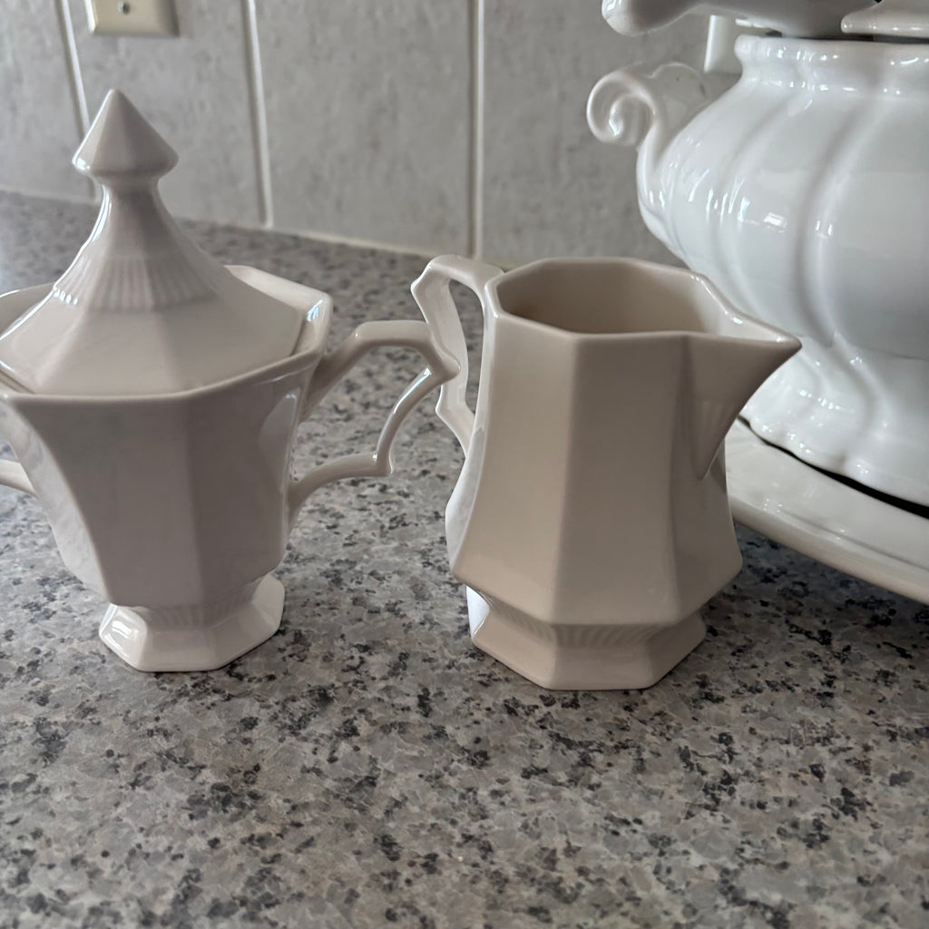 E891 Soup tureen kitchen grouping