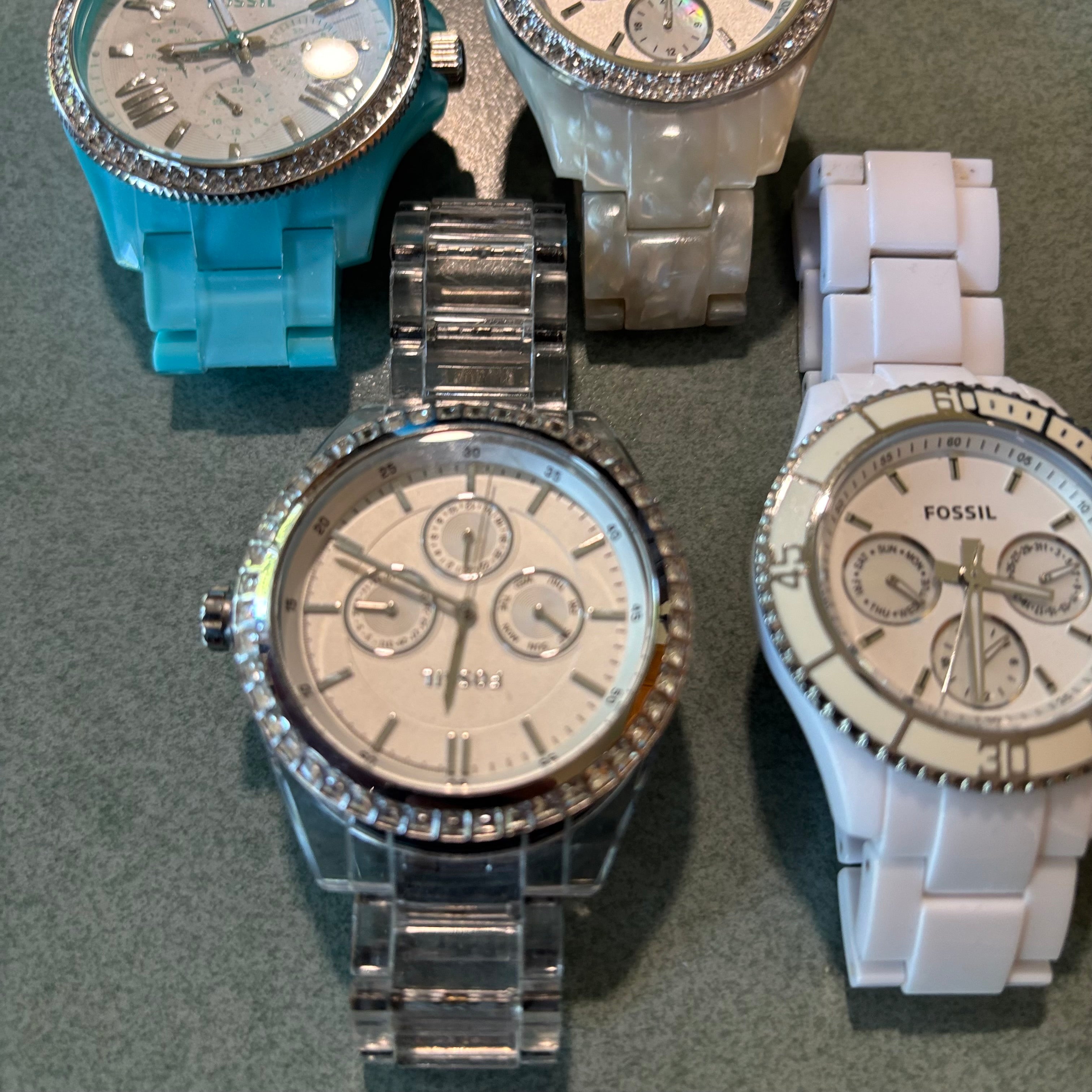 D100 Fossil Watches Grouping (plastic bands)