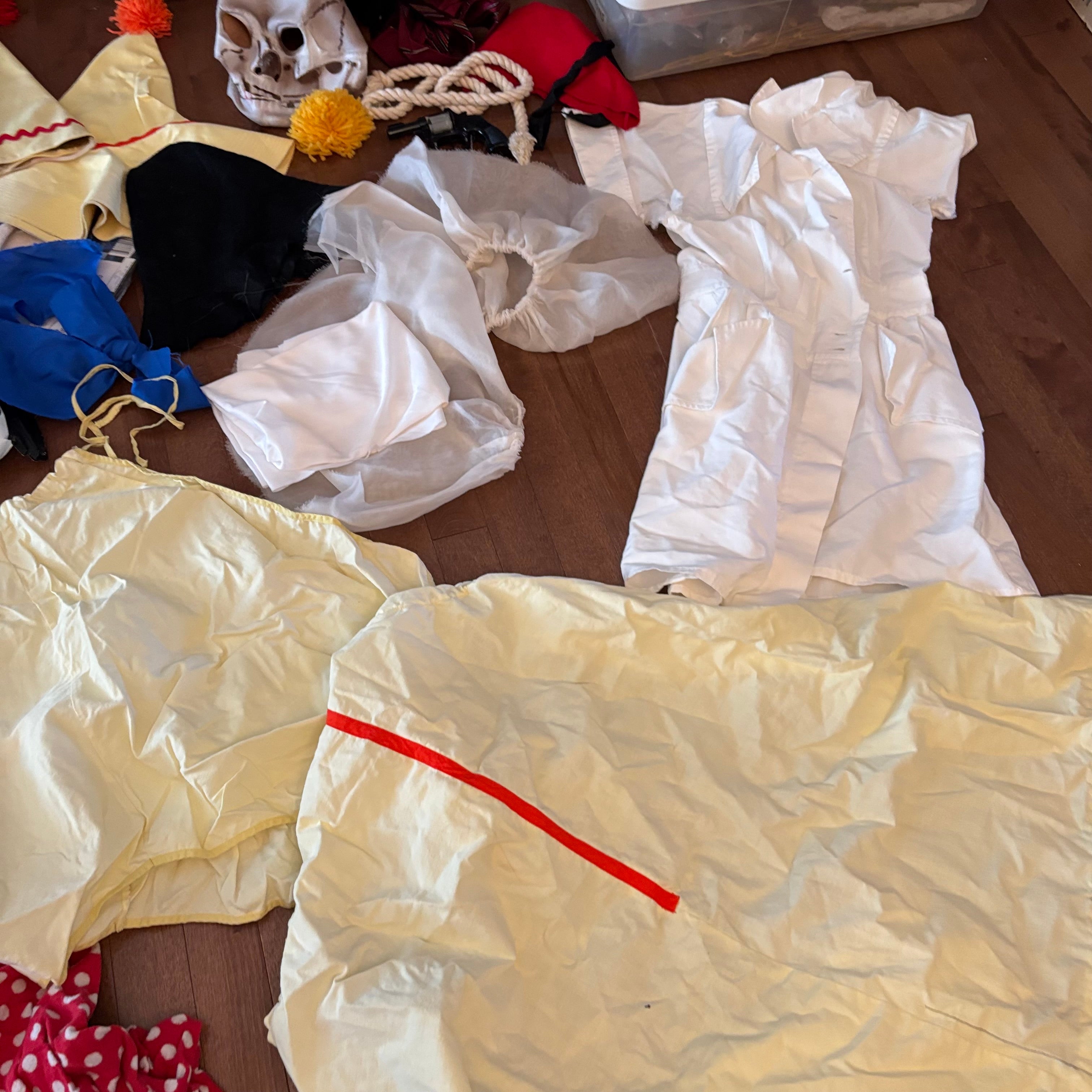 E881 Vintage Halloween costumes grouping