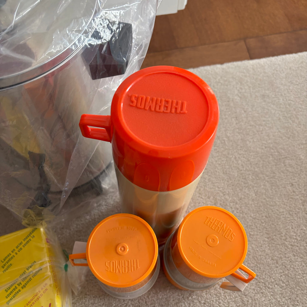 E887 Vintage Kitchen grouping (Thermoses and more)