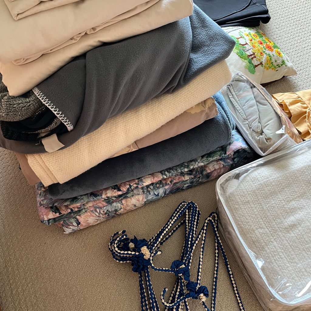 B334 Linen closet contents