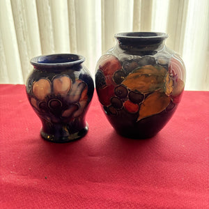 2 VINTAGE MOORCROFT VASES (4.5" AND 3.5" TALL) - P155