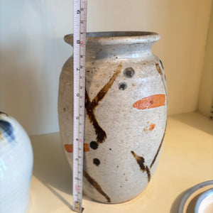 POTTERY GROUPING (8" TALL VASE AND MORE) - P284