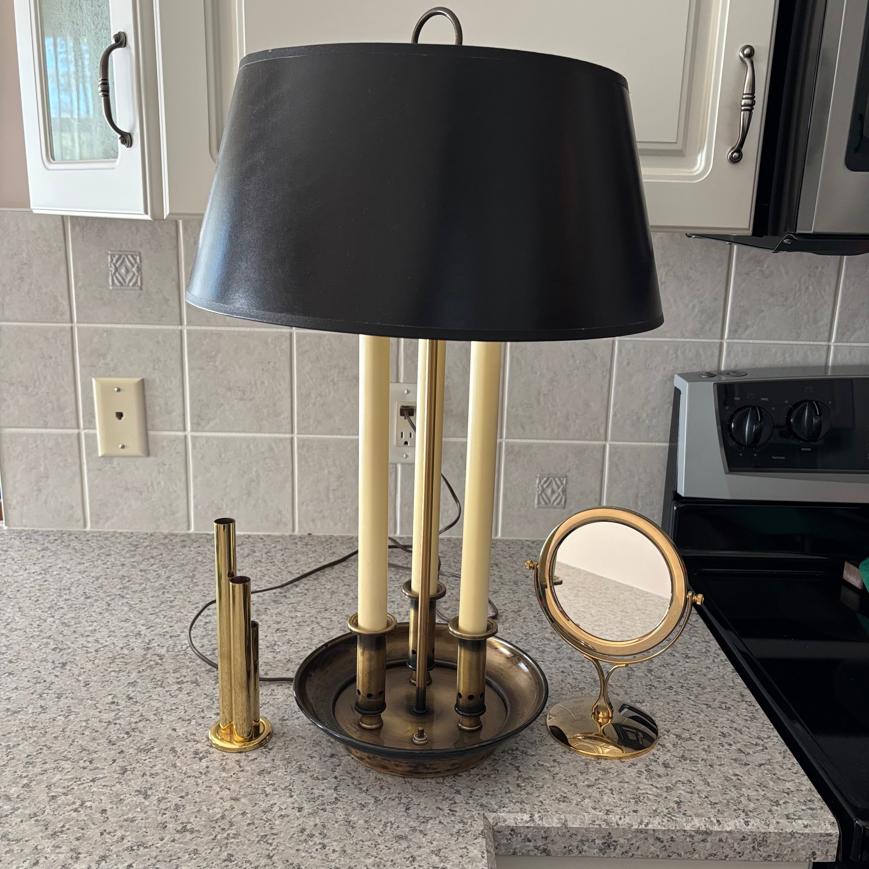 E897 32” tall vintage lamp grouping