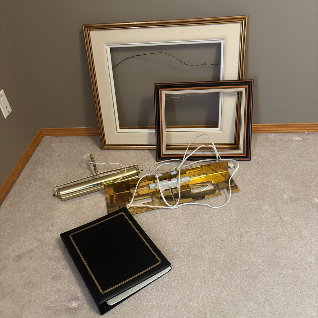 Y157 Picture frames and Picture lights