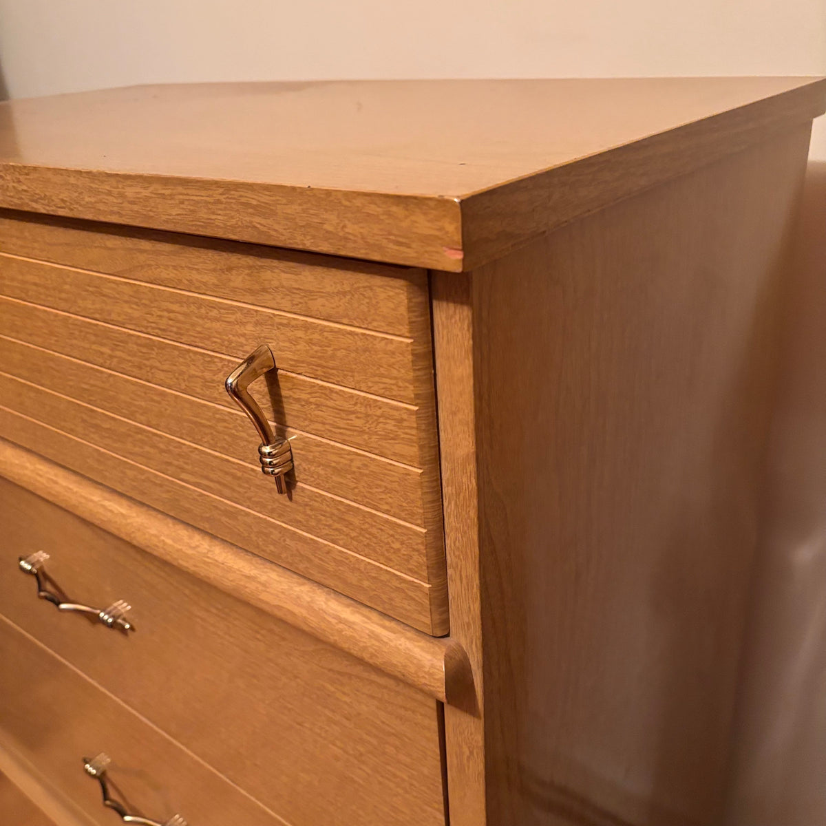 F400 Mid century solid wood 4 drawer dresser