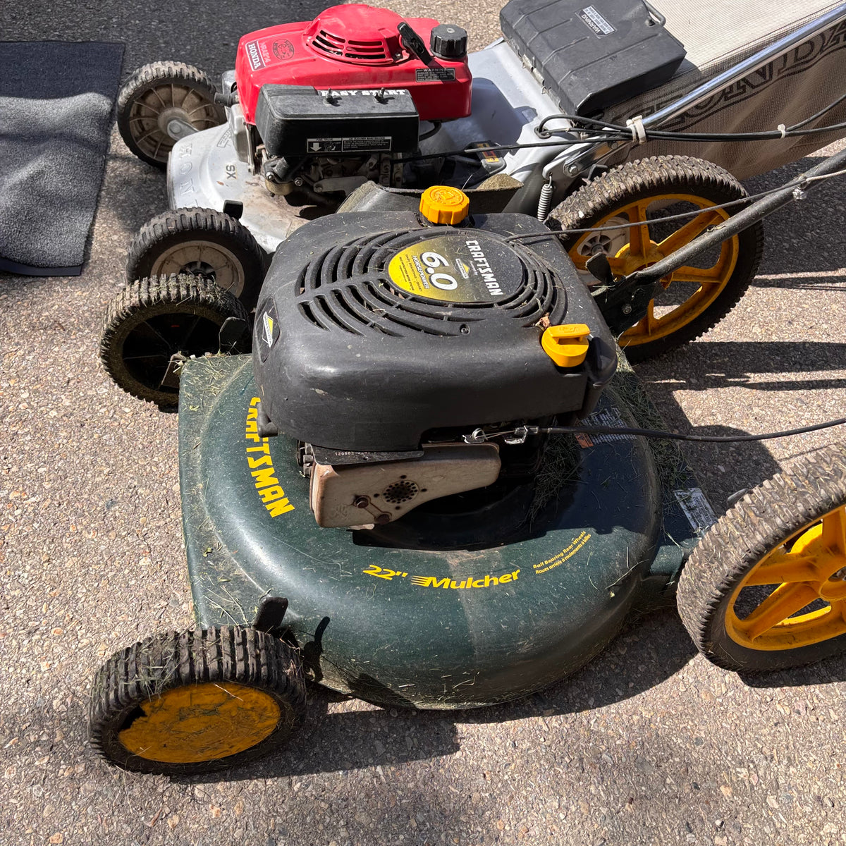 F433 2 As is Lawn mowers (do not start)