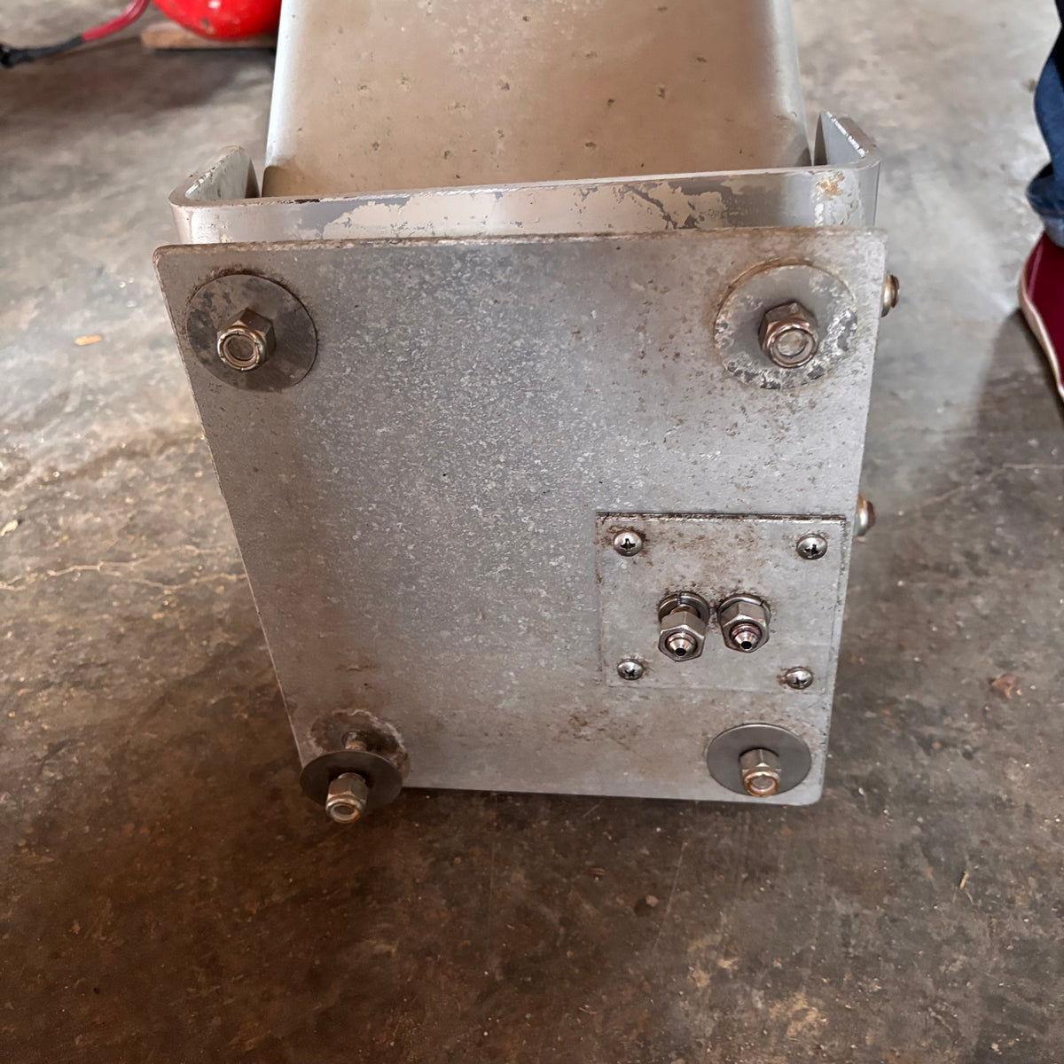 F423 Outboard motor bracket