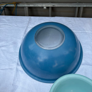 Vintage Ambre Blue Pyrex Bowls R380