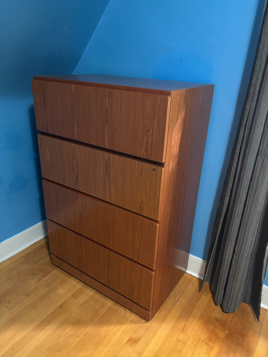 E332 Wood paneled 4 drawer file cabinet (49" x 32" x 20")